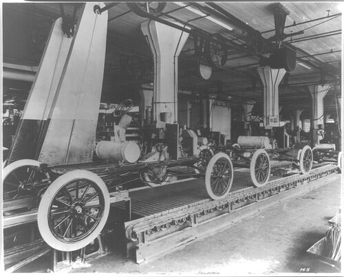 Fliessband im Ford Werk Highland Park 1913.
